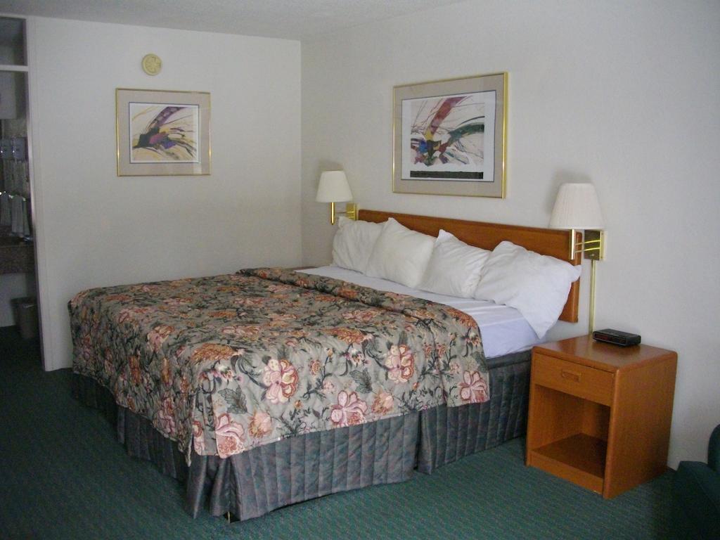 Macomb Inn Bilik gambar