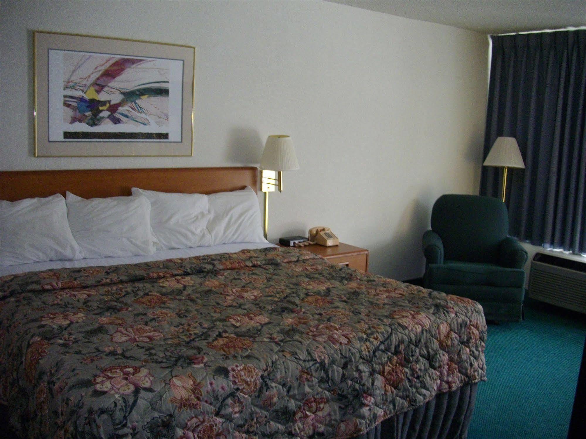 Macomb Inn Luaran gambar