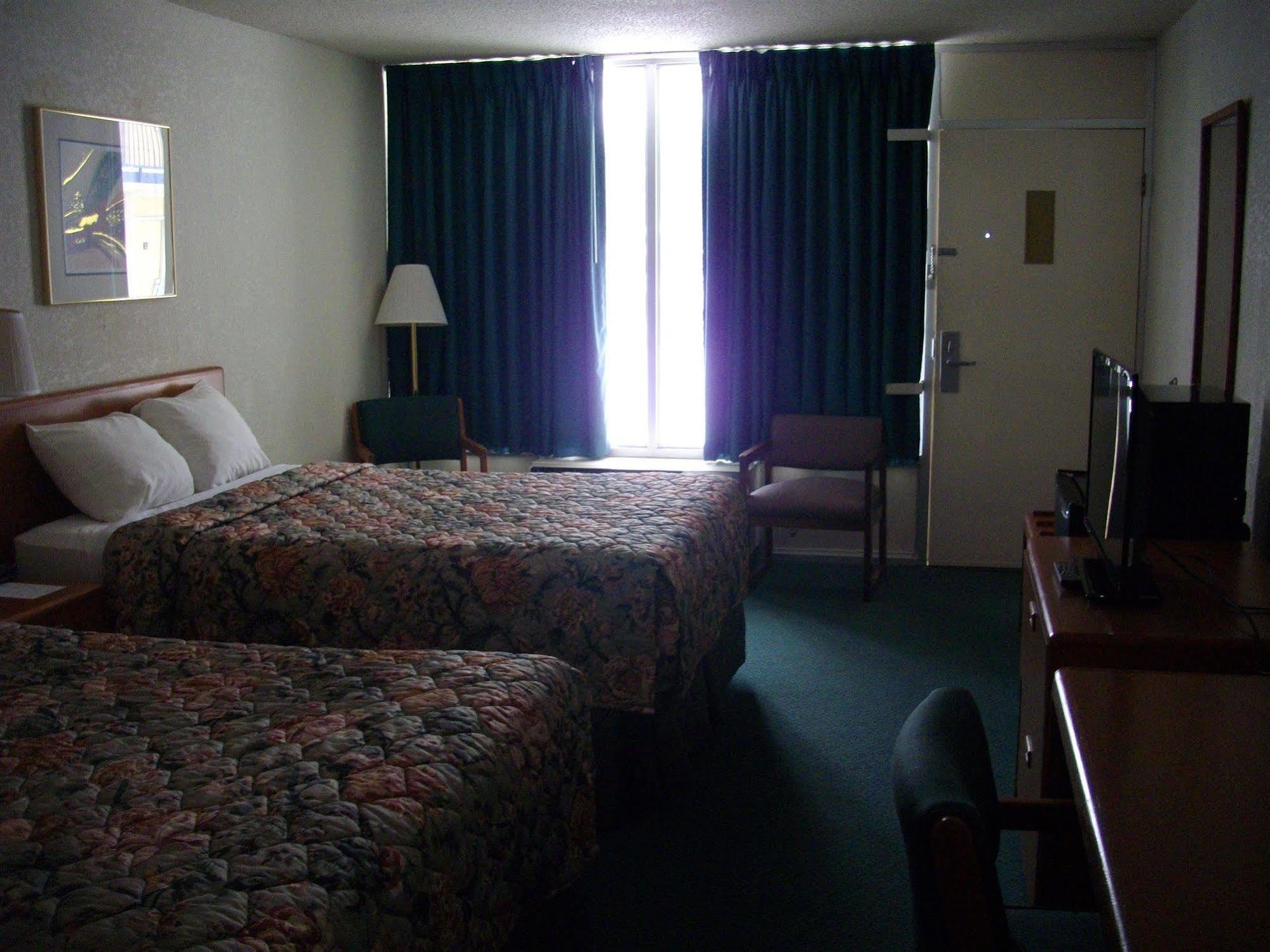 Macomb Inn Luaran gambar
