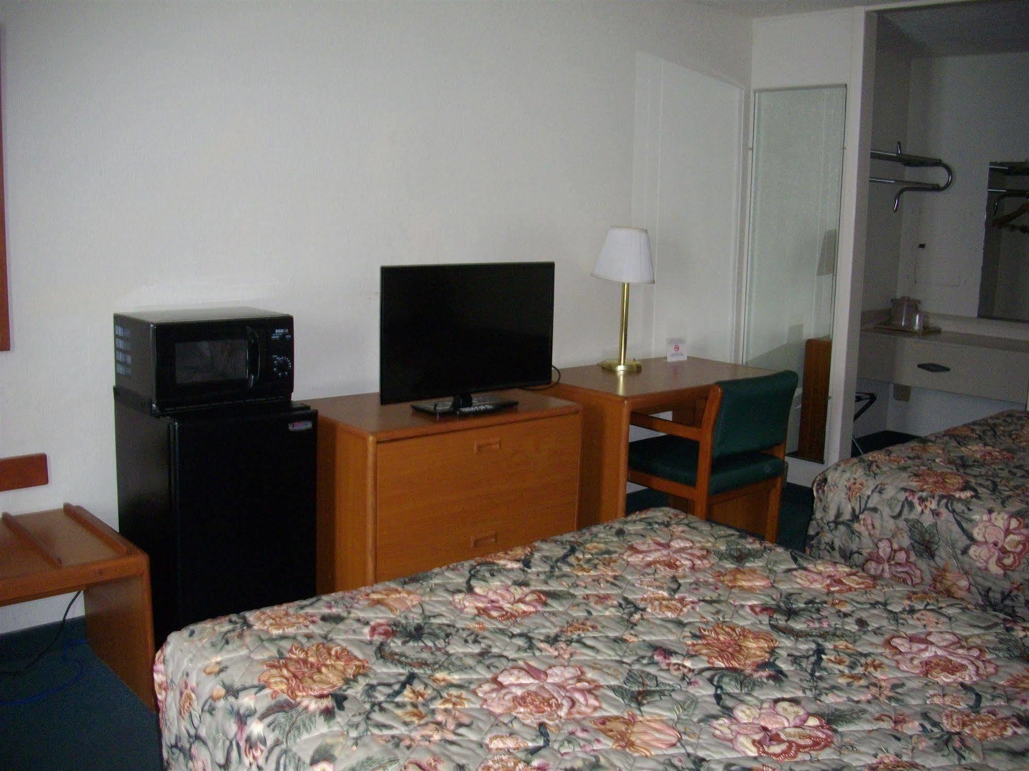 Macomb Inn Luaran gambar