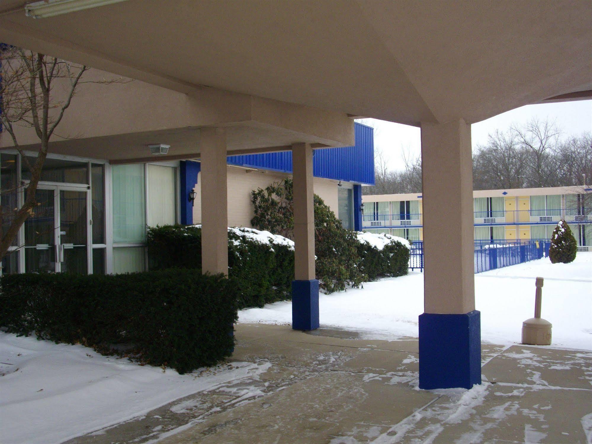 Macomb Inn Luaran gambar
